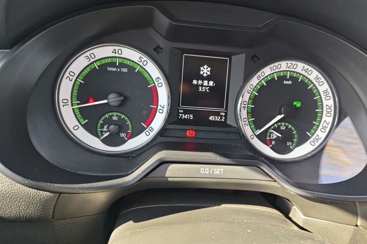 斯柯达 明锐 2019款 旅行车 TSI280 DSG豪华版 国VI中控内饰15