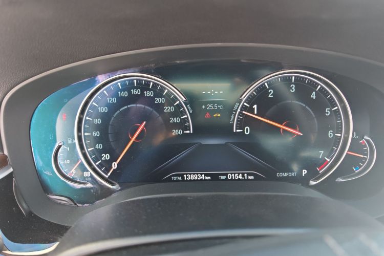 宝马5系 2018款 525Li 豪华套装中控内饰14