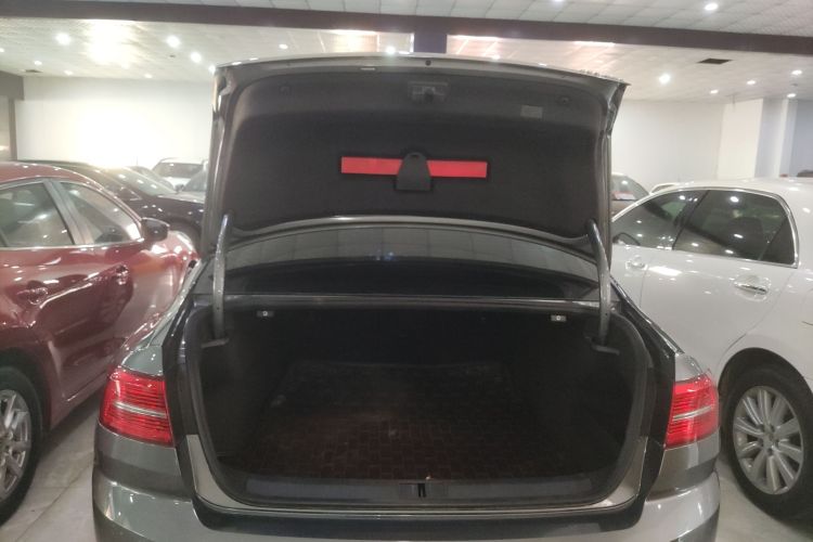 大众 迈腾 2017款 330TSI DSG 豪华型机舱底盘23