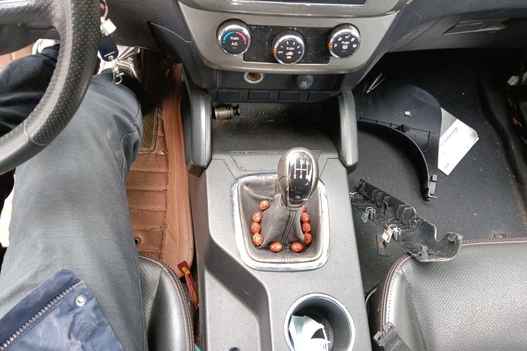 吉利汽车 吉利GX7 2015款 经典版 1.8L 手动精英型 国V中控内饰18