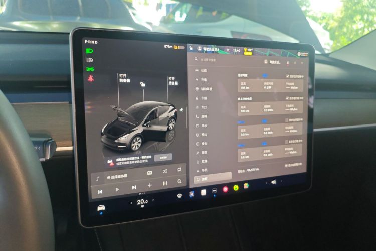特斯拉 Model Y 2022款 改款 后轮驱动版中控内饰14