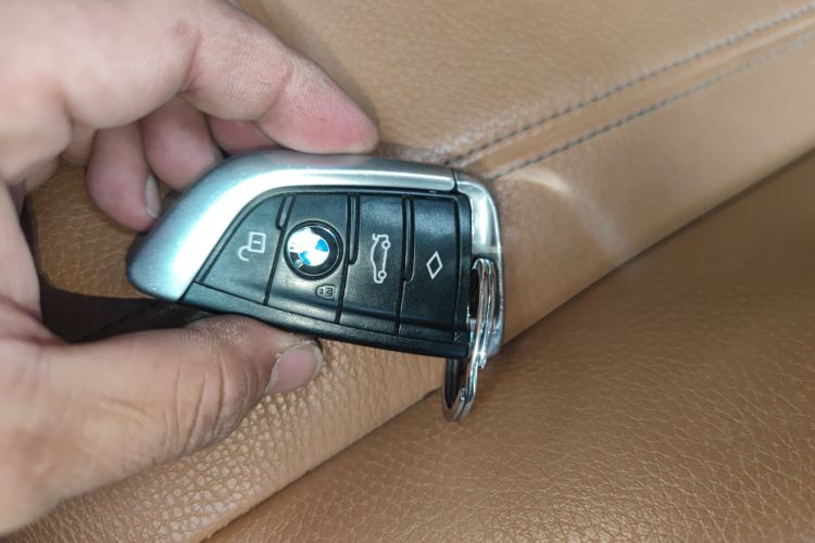 宝马5系 2018款 528Li 上市特别版中控内饰7001