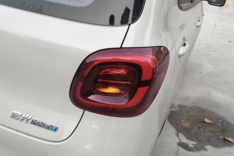 五菱汽车 宏光MINIEV 2025款 四门版 进阶款车身外观9