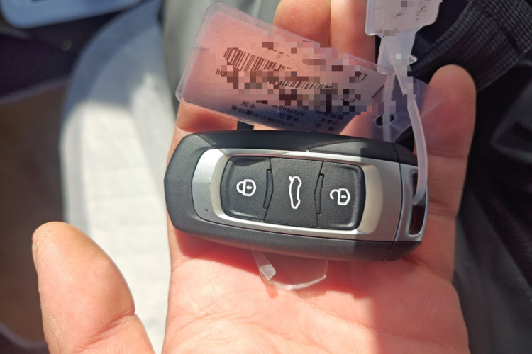 吉利银河 熊猫 2025款 210km 元气熊中控内饰7001