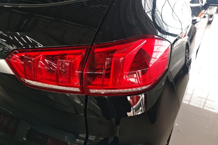 魏牌 VV5 2020款 1.5T 两驱智先锋车身外观9