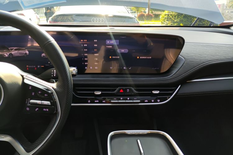 别克 君越 2024款 28T 越尊版中控内饰16