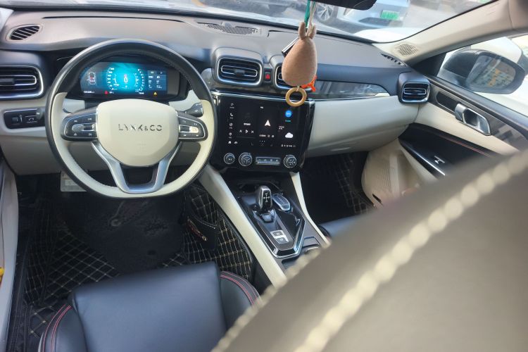 领克02 2018款 1.5T DCT两驱耀Pro版 国V中控内饰12