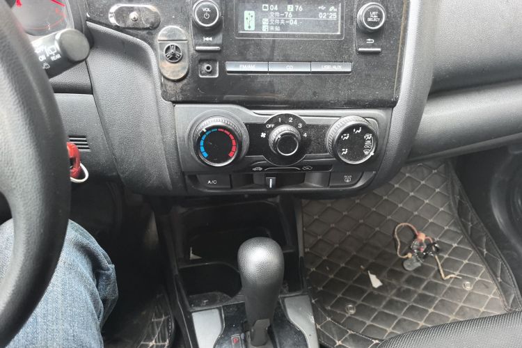 本田 飞度 2014款 1.5L LX CVT舒适型局部细节16