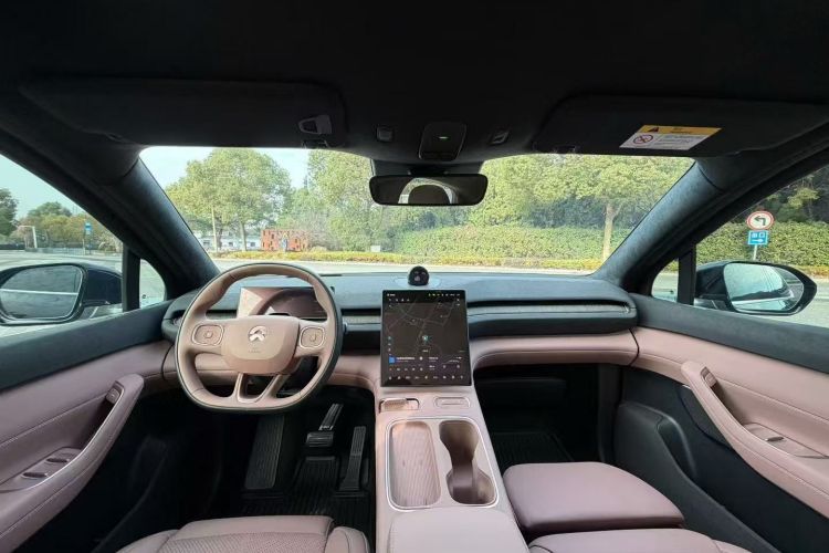 蔚来EC6 2024款 75kWh中控内饰22