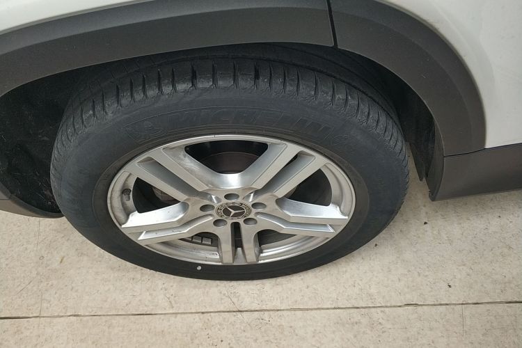 奔驰GLB 2021款 GLB 200 动感型车身外观6008