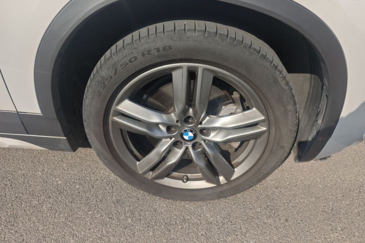 宝马X2 2021款 sDrive25i 领先型M越野套装车身外观10