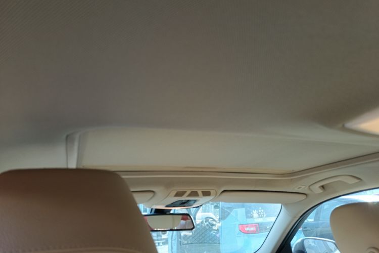 宝马3系 2013款 316i 进取型局部细节22