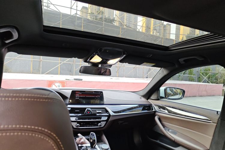 宝马5系 2020款 525Li M运动套装局部细节22