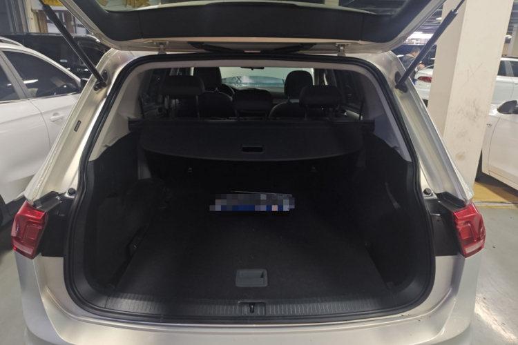 大众 途观L 2020款 330TSI 自动两驱全景舒适版 国VI机舱底盘23