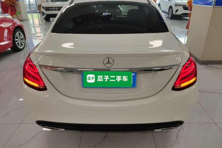 奔驰C级 2018款 C 200 运动版车身外观6