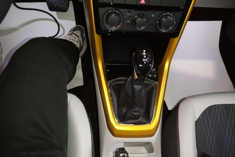 大众 途铠 2019款 1.5L 自动舒适版中控内饰18