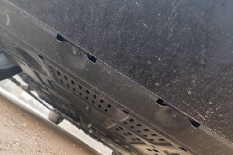 鸿蒙智行 问界M8 2025款 增程 Max+版 53.4kWh 6座版局部细节9008