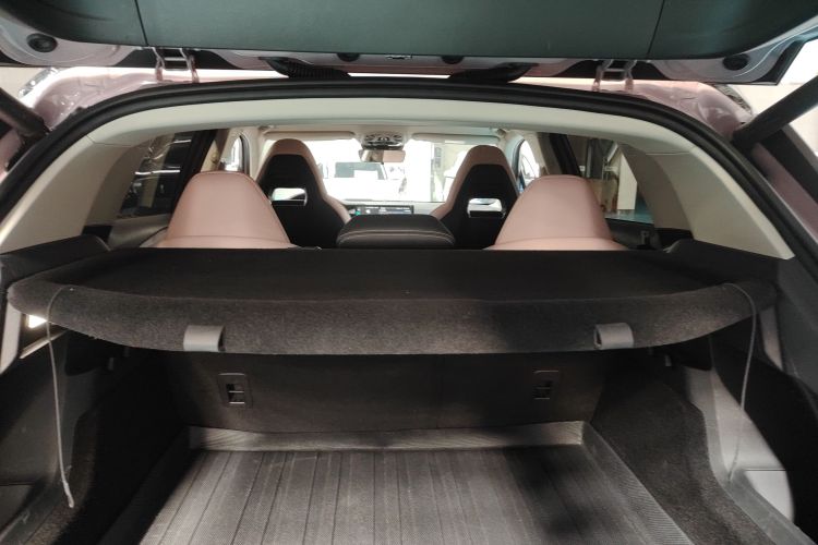 领克06 2023款 Remix 1.5T Shero机舱底盘23