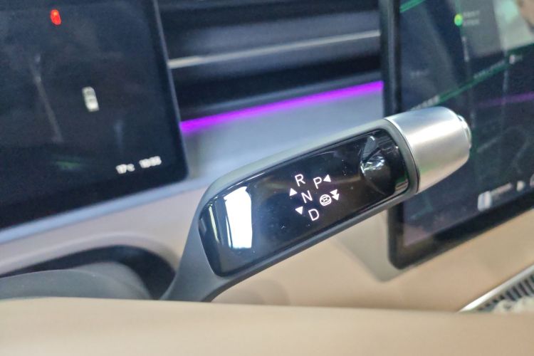 小鹏X9 2025款 740超长续航 Max局部细节18