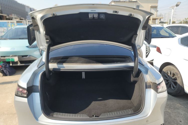 昊铂GT 2023款 560后驱七翼版机舱底盘23