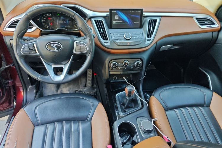 东南DX7 2015款 1.5T 手动豪华型中控内饰12