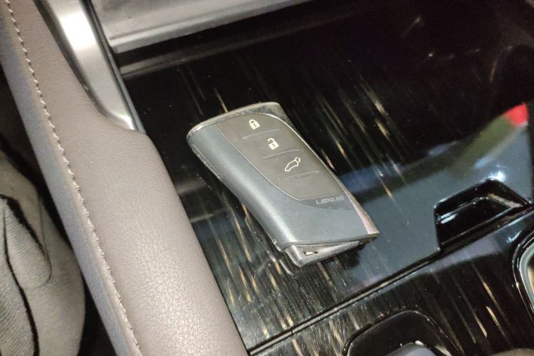 雷克萨斯RX新能源 2023款 450h+ 四驱畅享版中控内饰11