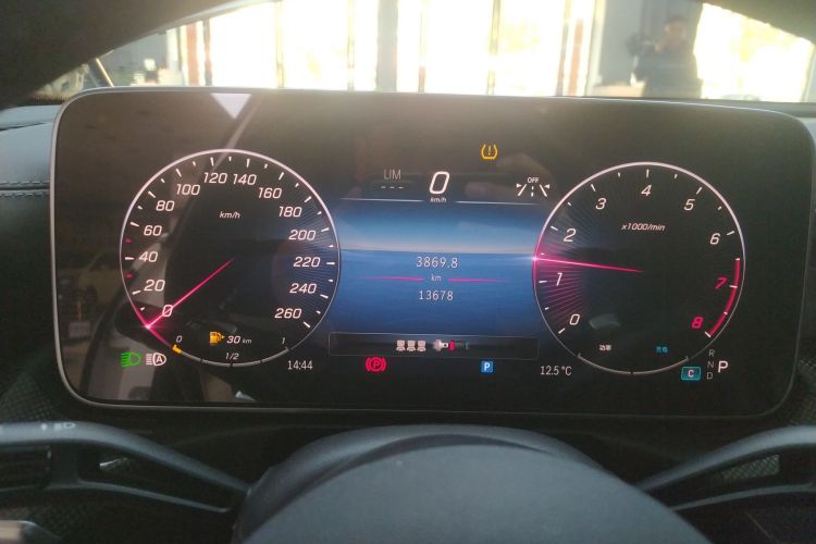 奔驰C级 2024款 改款二 C 260 L 运动版中控内饰14