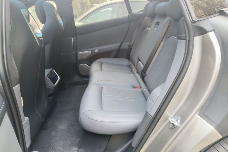 小米汽车 小米YU7 2025款 超长续航高性能四驱Max版中控内饰21