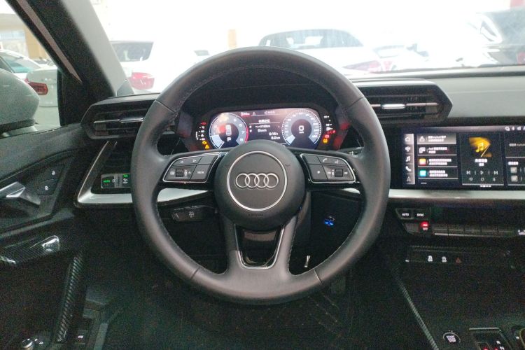 奥迪A3 2023款 改款 A3L Limousine 35 TFSI 进取致雅型中控内饰13