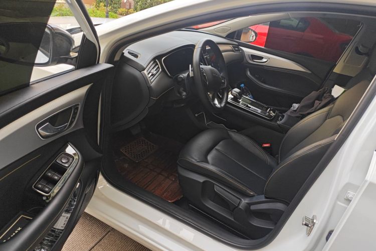 荣威i6 MAX 2020款 300TGI 自动爽酷版中控内饰20