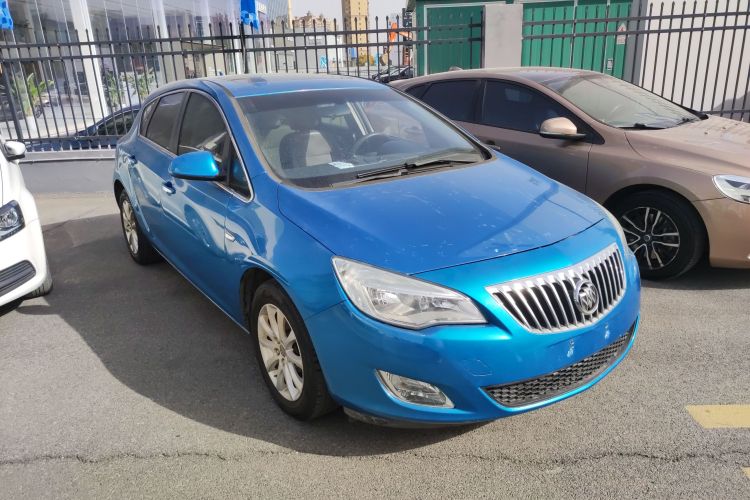 别克 英朗 2014款 XT 1.6L 自动时尚版车身外观3