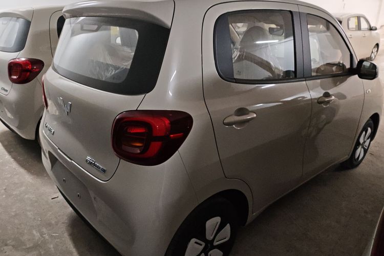 五菱汽车 宏光MINIEV 2025款 四门版 进阶款车身外观6005