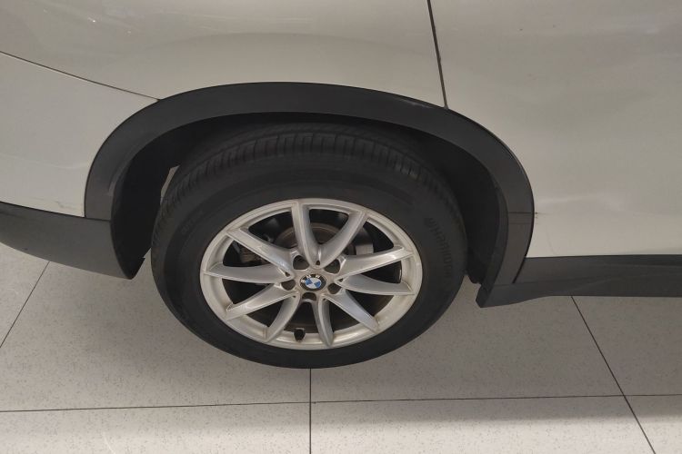 宝马X1 2018款 sDrive18Li 时尚型车身外观6008