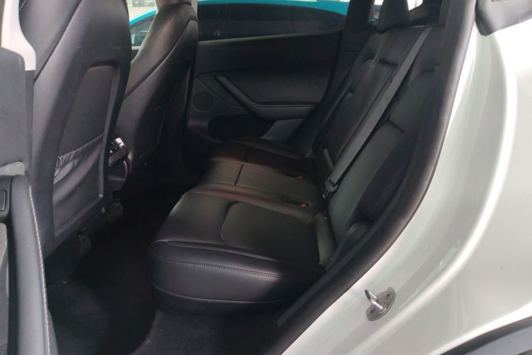 特斯拉 Model Y 2024款 后轮驱动版中控内饰21