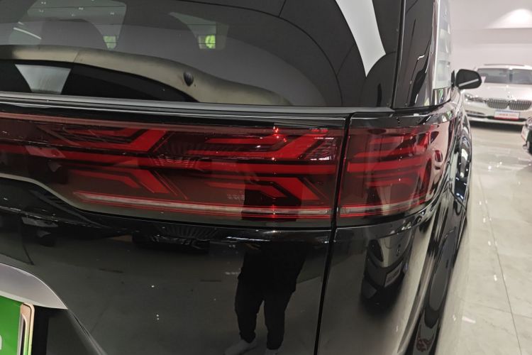 腾势D9 2024款 DM-i 1050 尊享型车身外观9