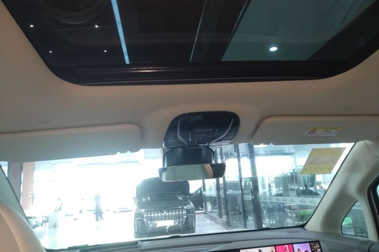 岚图汽车 岚图梦想家 2025款 PHEV 四驱尊贵鲲鹏版局部细节22