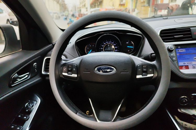 福特 福睿斯 2019款 改款 1.5L 自动悦享型 国VI中控内饰13