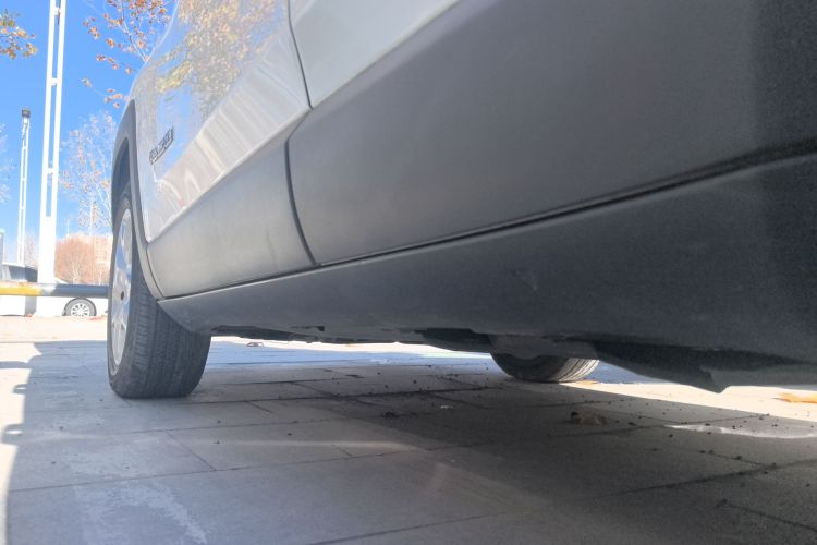 Jeep 自由侠 2017款  180T 自动劲能版局部细节9002