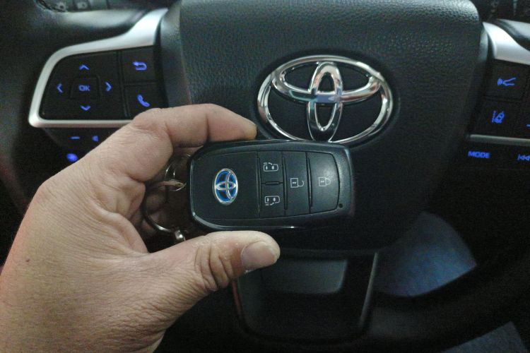 丰田 赛那SIENNA 2021款 2.5L混动 舒适版中控内饰11