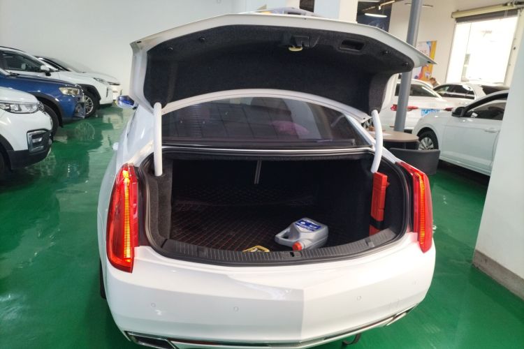 凯迪拉克XTS 2017款 28T 精英型机舱底盘23