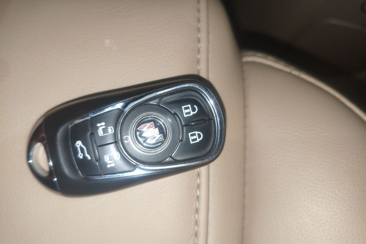 别克GL8 2021款 ES陆尊 653T 豪华型中控内饰7001