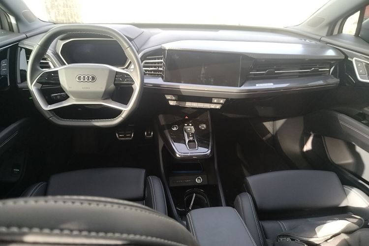 奥迪Q4 e-tron 2024款 40 e-tron 创境版中控内饰12