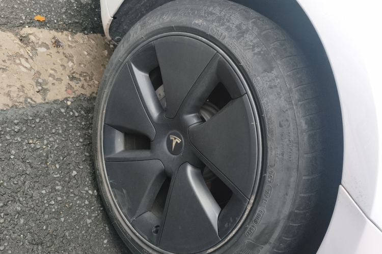 特斯拉 Model 3 2022款 后轮驱动版车身外观10