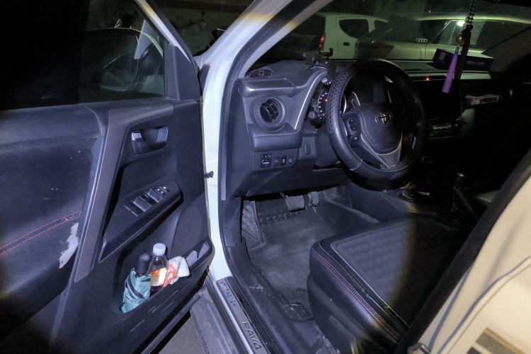 丰田 RAV4荣放 2016款 2.0L CVT两驱风尚版 国V中控内饰20