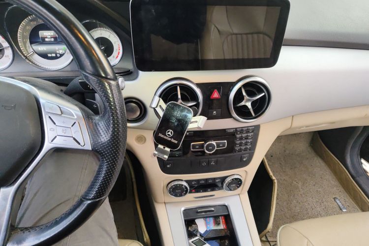 奔驰GLK级 2015款 GLK 300 4MATIC 时尚型 极致版中控内饰16