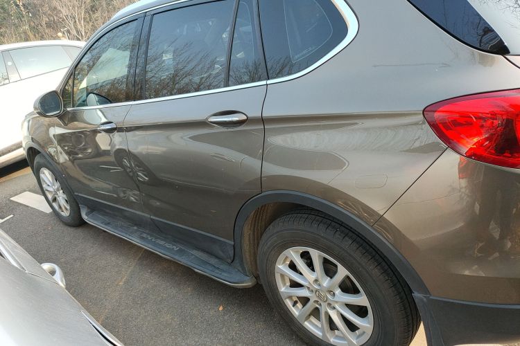 别克 昂科威 2017款 20T 两驱精英型车身外观4