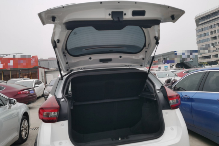 奇瑞 瑞虎3X 2021款 改款 钻石版 1.5L 手动2克拉机舱底盘23