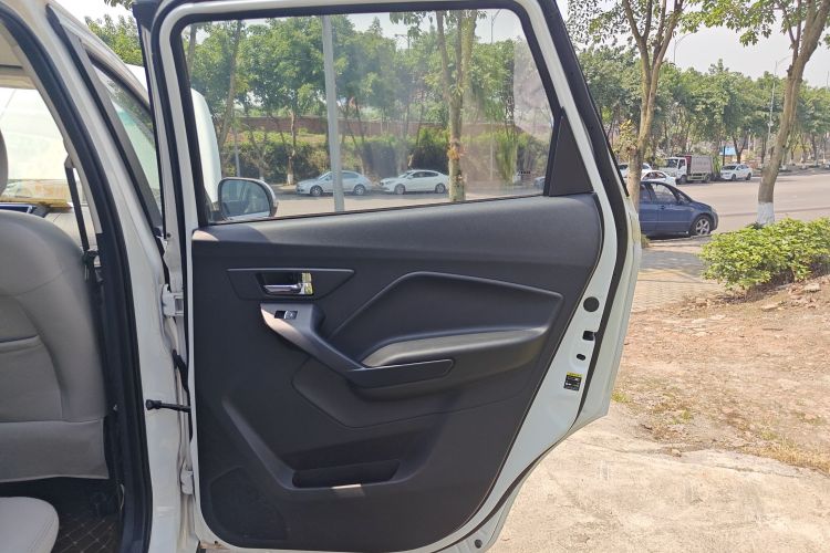 北汽幻速S3 2017款 1.5L 手动豪华型中控内饰45