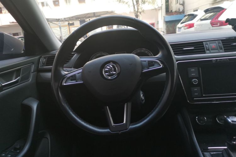 斯柯达 速派 2018款 TSI330 DSG舒适版 国V中控内饰13