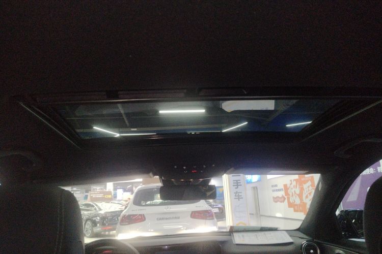 奔驰E级 2017款 E 200 运动型 4MATIC中控内饰22